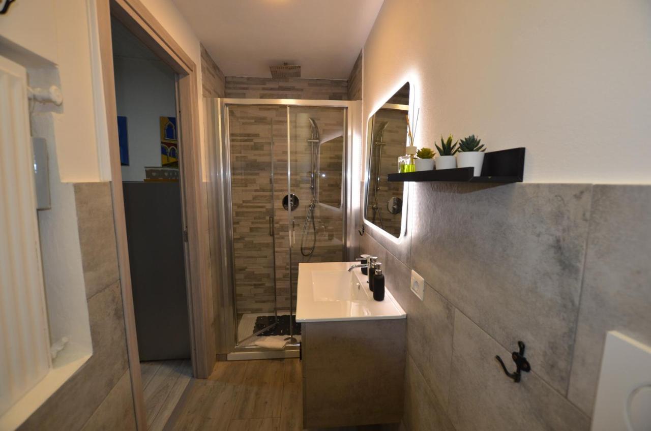 Art Design Apartment - City Center Milan Extérieur photo